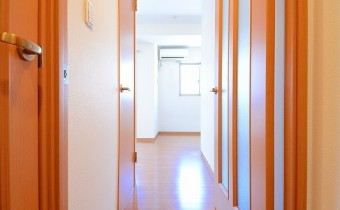 ※室内写真は同マンション内の別タイプのお部屋になります。