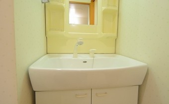 ※室内写真は同マンション内の別タイプのお部屋になります。