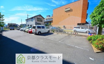 敷地内ガレージ