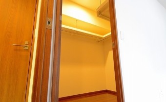 ウォークインクローゼット①