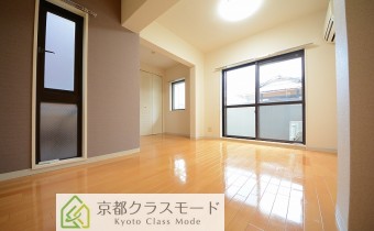 アクセントクロスがお洒落♪1ＤＫのような使い方ができるお部屋です♪