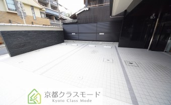敷地内ガレージ