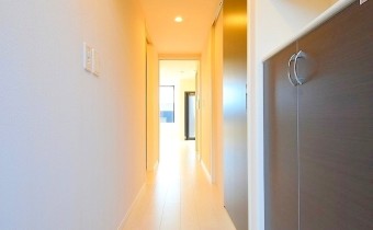 ※室内写真は同マンション内・別タイプの参考画像となります。