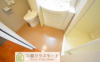 ※室内写真は同マンション内・別タイプの参考画像となります。