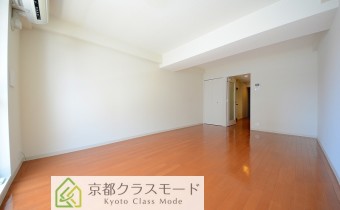 ※室内写真は同マンション内・別タイプの参考画像となります。