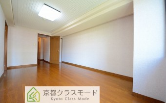 洋室8帖・別アングル