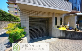 敷地内ガレージ