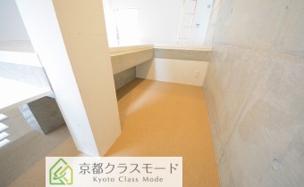 下部スペース