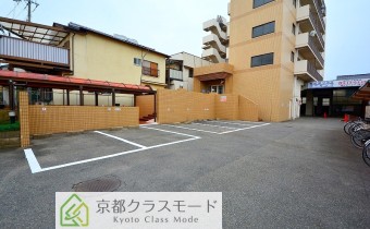 敷地内ガレージ