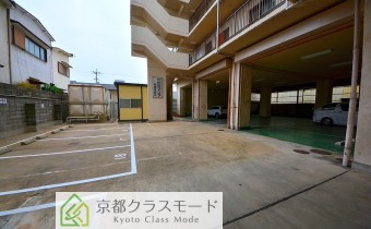 敷地内ガレージ