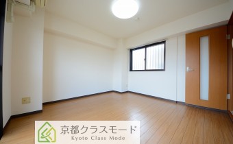 ※室内写真は同マンション内の別タイプのお部屋になります。
