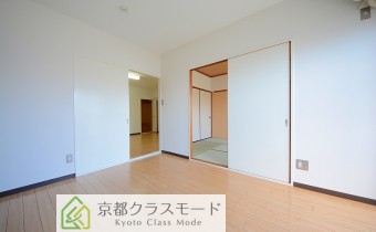洋室6帖①・別アングル
