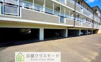 地下・敷地内ガレージ（高さ制限有　165cm）