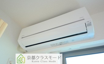 エアコン　＊画像は同タイプ301号室の画像です。