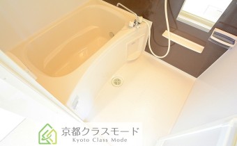 バスルーム　＊画像は同タイプ301号室の画像です。