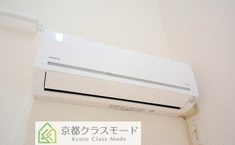 エアコン　＊画像は同タイプ301号室の画像です。