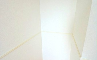 冷蔵庫置場　＊画像は同タイプ301号室の画像です。