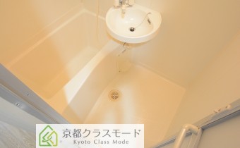 バスルーム　※室内写真は同マンション内の307号室のものです。