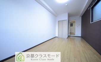 ※室内写真は同マンション内の307号室のものです。