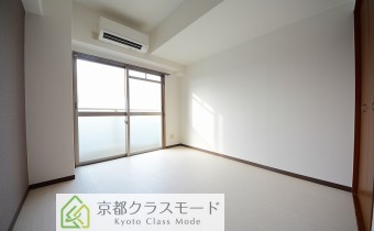 ※室内写真は同マンション内・別タイプの参考画像となります。