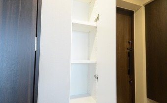 玄関横の収納