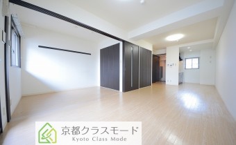広々13帖のLDKが魅力的♪人気の横並びタイプ！