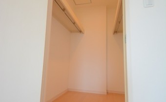 ウォークインクローゼット①