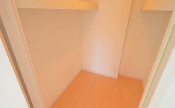 ウォークインクローゼット①・別アングル