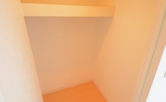ウォークインクローゼット②・別アングル