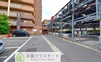 敷地内ガレージ