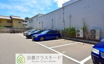 敷地内ガレージ