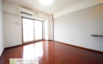 Room 7.4　シックな雰囲気でお洒落な居室です！
