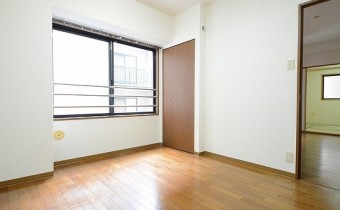 ※室内写真は同マンション内・別タイプの参考画像となります。