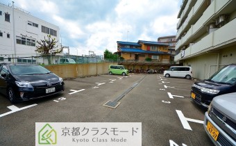 敷地内ガレージ