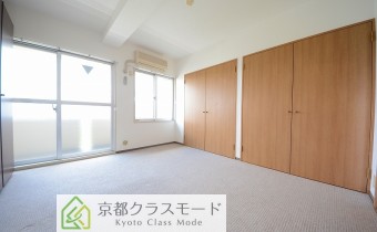 Room8