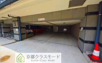 敷地内ガレージ