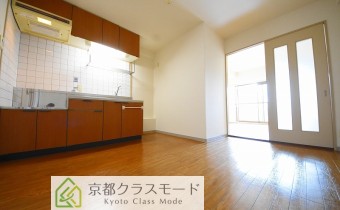 JR京都駅近で希少なゆったりとした1DKタイプのお部屋です♪