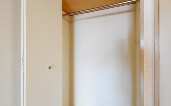 洋室8帖のクローゼット