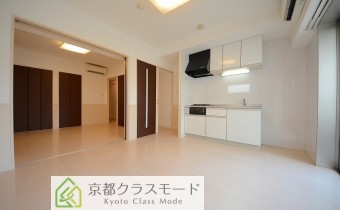 ホワイトカラーは室内が広く＆清潔に見えますね♪
