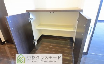 廊下・収納①上部はカウンターになってます！