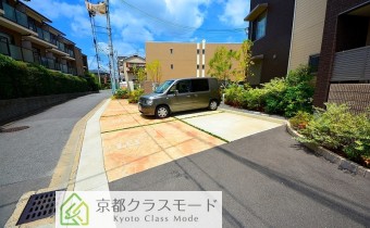 敷地内ガレージ