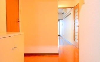 ※室内写真は同マンション内・別タイプの参考画像となります。