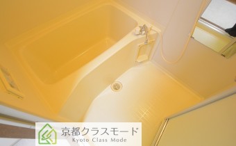 ※室内写真は同マンション内・別タイプの参考画像となります。