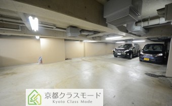 敷地内ガレージ