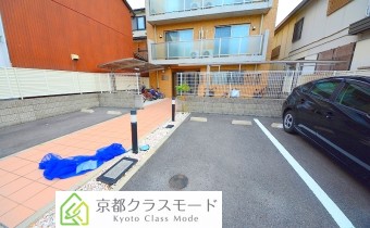 敷地内ガレージ