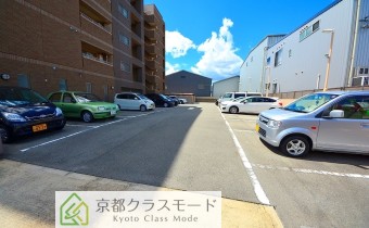 敷地内ガレージ