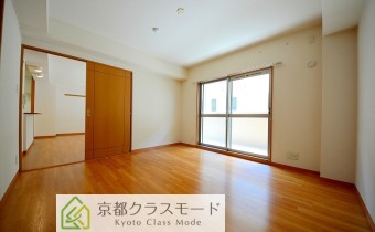 洋室8帖・別アングル