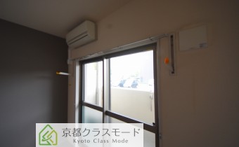 室内で洗濯物も干せます。