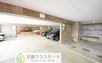 敷地内ガレージ