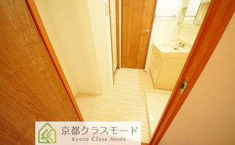 脱衣所　※写真は同物件405号室のものです。